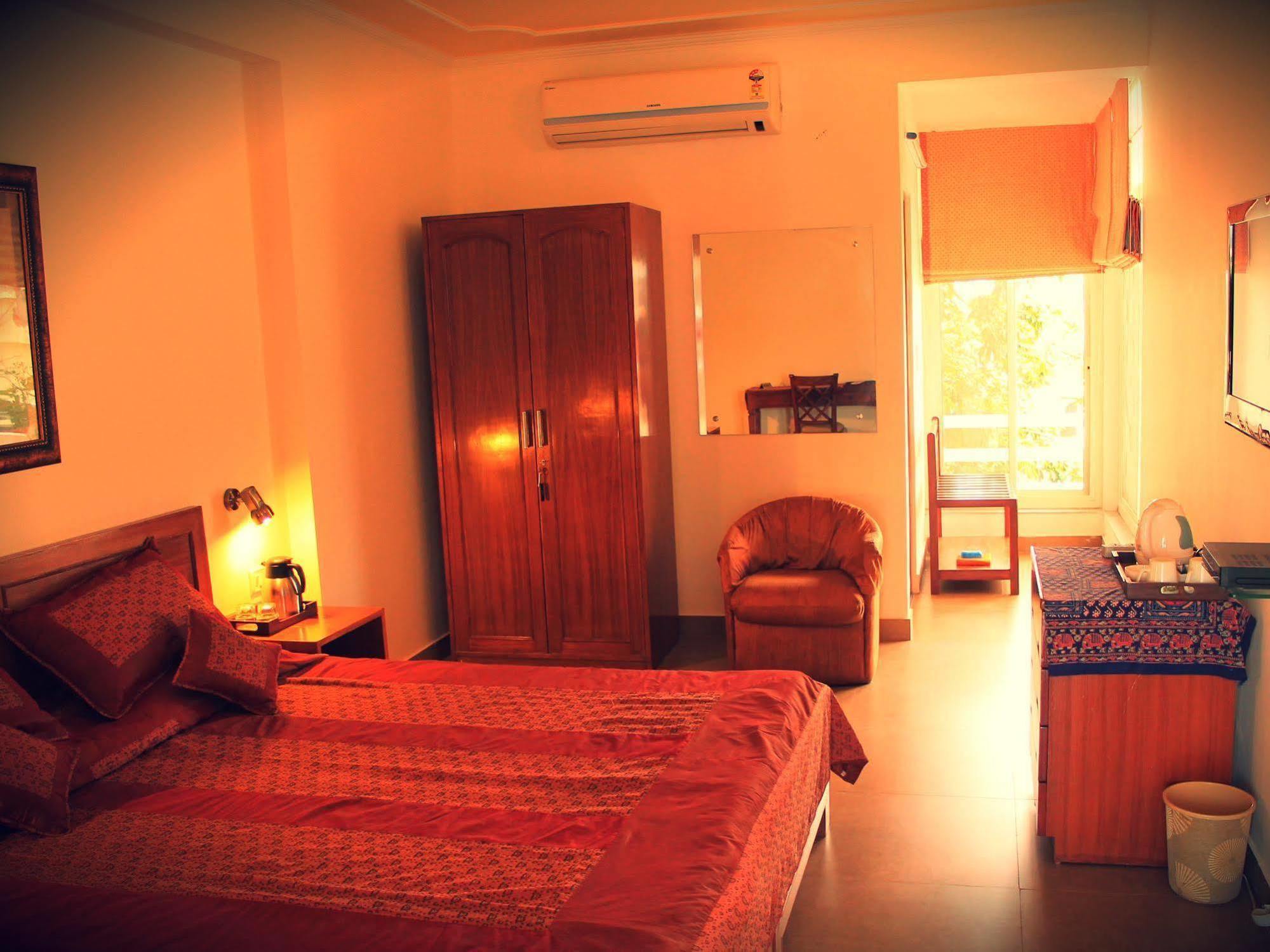 Giri Homestay By Vista Rooms جايبور المظهر الخارجي الصورة